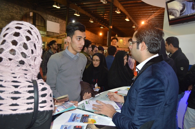 علیرضا پویافر: گزارش اختصاصی دهمین نمایشگاه فناوری اطلاعات استان یزد:سومین روز از کامیتکس یازدهم (3) علیرضا پویافر: گزارش اختصاصی دهمین نمایشگاه فناوری اطلاعات استان یزد:سومین روز از کامیتکس یازدهم (3)