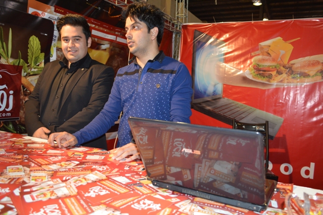 علیرضا پویافر: گزارش اختصاصی دهمین نمایشگاه فناوری اطلاعات استان یزد:سومین روز از کامیتکس یازدهم (3) علیرضا پویافر: گزارش اختصاصی دهمین نمایشگاه فناوری اطلاعات استان یزد:سومین روز از کامیتکس یازدهم (3)