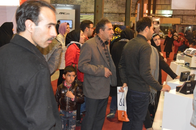 علیرضا پویافر:گزارش اختصاصی یازدهمین نمایشگاه فناوری اطلاعات استان یزد: جهارمین روز از کامیتکس یازدهم (6) علیرضا پویافر:گزارش اختصاصی یازدهمین نمایشگاه فناوری اطلاعات استان یزد: جهارمین روز از کامیتکس یازدهم (6)