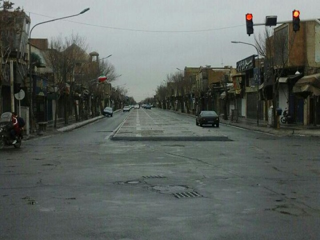 یزد فردا طنز:محمد حسین تقوایی زحمتکش عکس و مکث: با طرح سنگ فرش خیابان قیام یزد جمله بسازید 1 یزد فردا طنز:محمد حسین تقوایی زحمتکش عکس و مکث: با طرح سنگ فرش خیابان قیام یزد جمله بسازید!