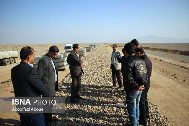 یزد فردا طنز:محمد حسین تقوایی زحمتکش عکس و مکث: با طرح سنگ فرش خیابان قیام یزد جمله بسازید 1 یزد فردا طنز:محمد حسین تقوایی زحمتکش عکس و مکث: با طرح سنگ فرش خیابان قیام یزد جمله بسازید!