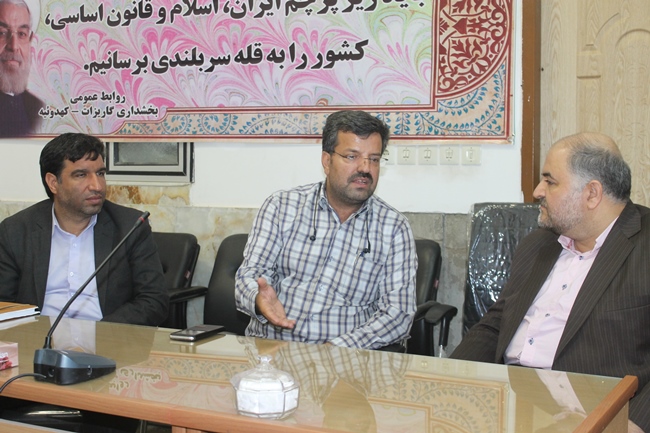 یزد فردا:با حضور مدير كل كميته امداد امام خميني (ره) استان يزد در بخش گاريزات: یزد فردا:با حضور مدير كل كميته امداد امام خميني (ره) استان يزد در بخش گاريزات: