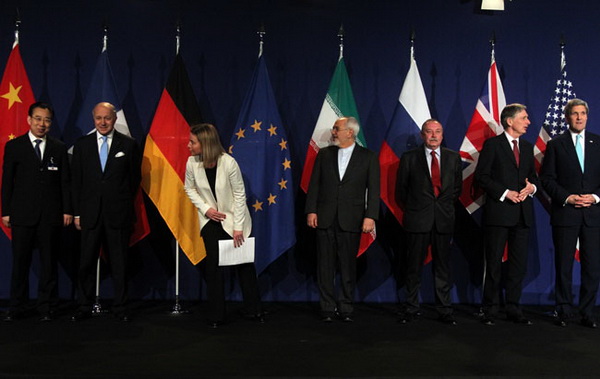 (تصاویر) شادی خیابانی مردم پس از تفاهم http://yazdfarda.com/media/news_gal/file_88702.jpeg