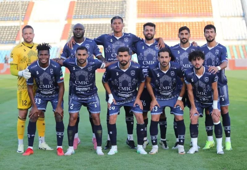 پیروزی چادرملو در شب نقش آفرینی وی‌ای آر