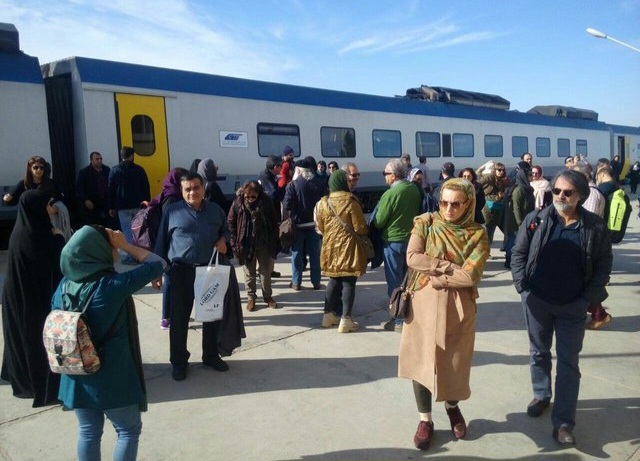 دومین قطار گردشگری مثلث طلایی به یزد وارد شد