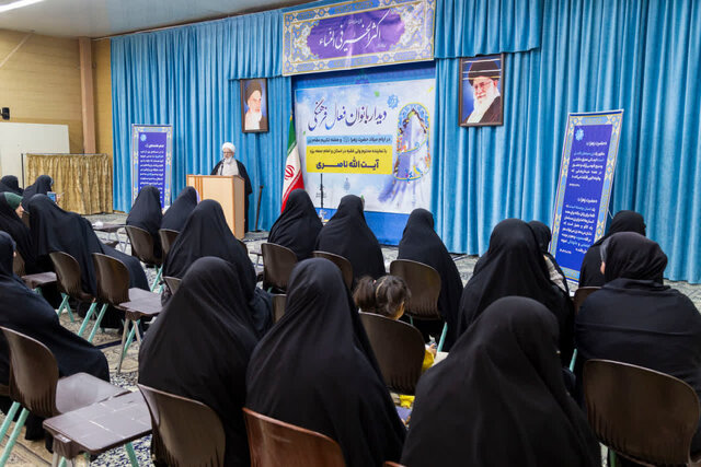 زندگی فاطمی به معنای کار خالصانه و خدمت برای رضای خداست زندگی فاطمی به معنای کار خالصانه و خدمت برای رضای خداست