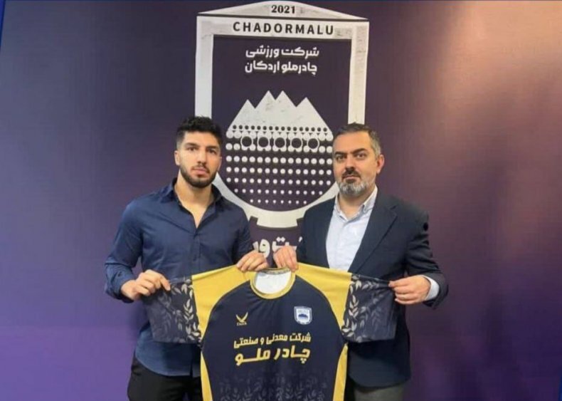 مدافع گلزن به چادرملو پیوست