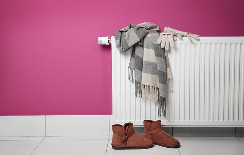 هشدار کارشناسان درباره خشک کردن لباس روی رادیاتور و بخاری