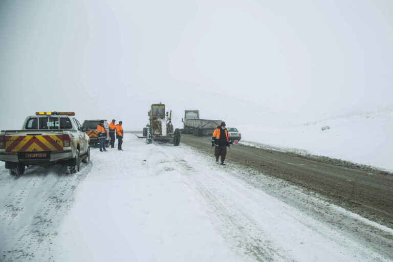 بازگشایی مسیر‌های نزدیک به ۳۰۰ روستا در عملیات راهداری استان یزد