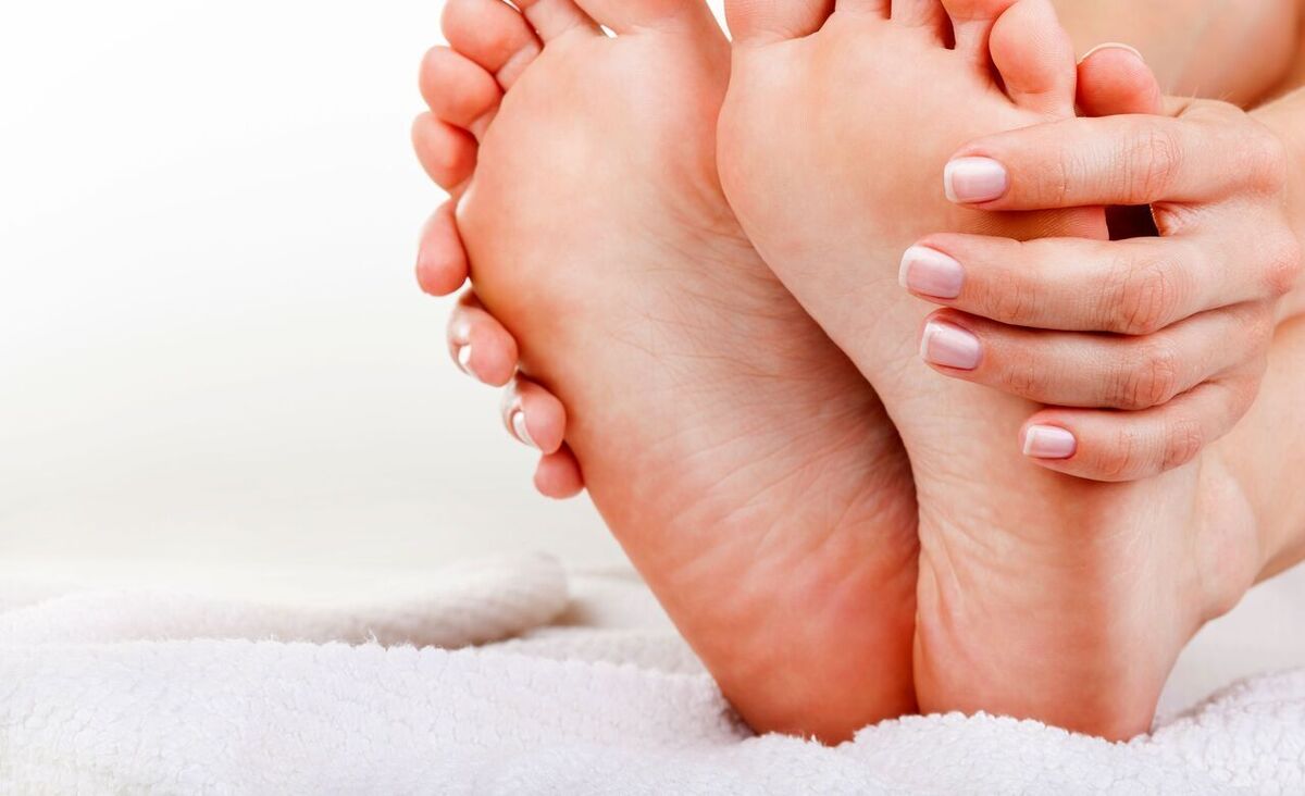 درمان تورم کف و قوزک پا