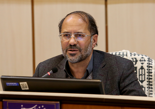 اظهارات تفرقه‌برانگیز درباره آب، همدلی یزد و اصفهان را خدشه‌دار می‌کند