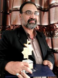 تجلیل از هنرمند تفتی در جشن اردیبهشت تئاتر استان یزد تجلیل از هنرمند تفتی در جشن اردیبهشت تئاتر استان یزد