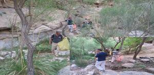 پاکسازی طبیعت دره گاهان تفت توسط گروه کوهنوردی وطبیعت گردی معراج 