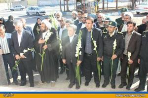 ادای احترام استاندار یزد به شهدای والامقام شهرستان خاتم ادای احترام استاندار یزد به شهدای والامقام شهرستان خاتم