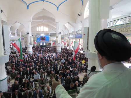  امام جمعه ابرکوه: موضع رییس جمهموری دربرابردسیسه های شیطانی آمریکا ستودنی است