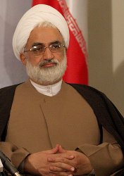 امام جمعه یزددر مراسم زدن زنگ سپاس از معلمان در مدرسه راهنمایی علامه طباطبایی: تعلیم و تعلم وابسته به معلم است