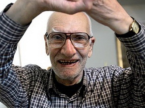 از پنجره اتاق آذر یزدی( به بهانه اولین سالگرد عروج پدربزرگ قصه های خوب) از پنجره اتاق آذر یزدی( به بهانه اولین سالگرد عروج پدربزرگ قصه های خوب)