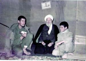 به یاد آن روزها در کنار شهدای والامقام آیت الله بیگدلو و شهید ابویی آنها خوب انتخاب کرده و توفیق رستگاری را داشتند و ما مانده ایم همچنان بر سر دو راهی.. به یاد آن روزها در کنار شهدای والامقام آیت الله بیگدلو و شهید ابویی آنها خوب انتخاب کرده و توفیق رستگاری را داشتند و ما مانده ایم همچنان بر سر دو راهی..