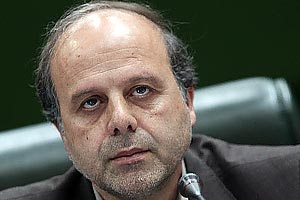 نماینده یزد: مسئولان اداری استان نه تنها نباید در مقابل تذکرات نمایندگان، موضع بگیرند، بلکه به تبعیت از دستورات اولیای دین، باید نقد و انتقاد را یک موهبت و هدیه تلقی کنند