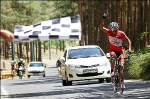 رکابزن پیشگامان،قهرمان رشته استقامت(1 نظر)