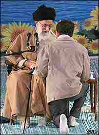 بي بي سي پيام رهبر انقلاب اسلامي در دانشگاه يزد را بهتر از دوستان شنيد !(يكصدمين خبر يزدفردا در مورد سفر رهبري به استان يزد) بي بي سي پيام رهبر انقلاب اسلامي در دانشگاه يزد را بهتر از دوستان شنيد !(يكصدمين خبر يزدفردا در مورد سفر رهبري به استان يزد)