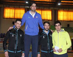  رهبری قهرمان مسابقات جایزه بزرگ کشور شد