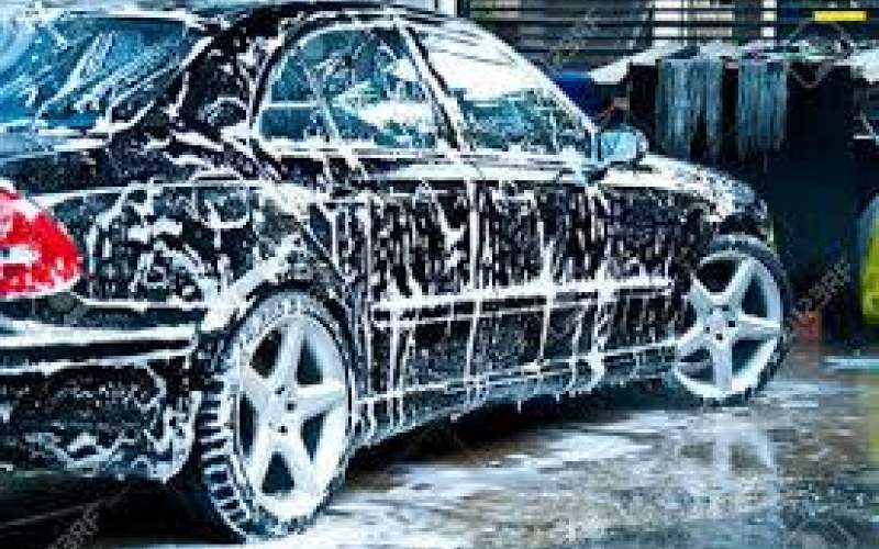 فیلم| لحظه فروریختن سقف یک کارواش بر روی مردم