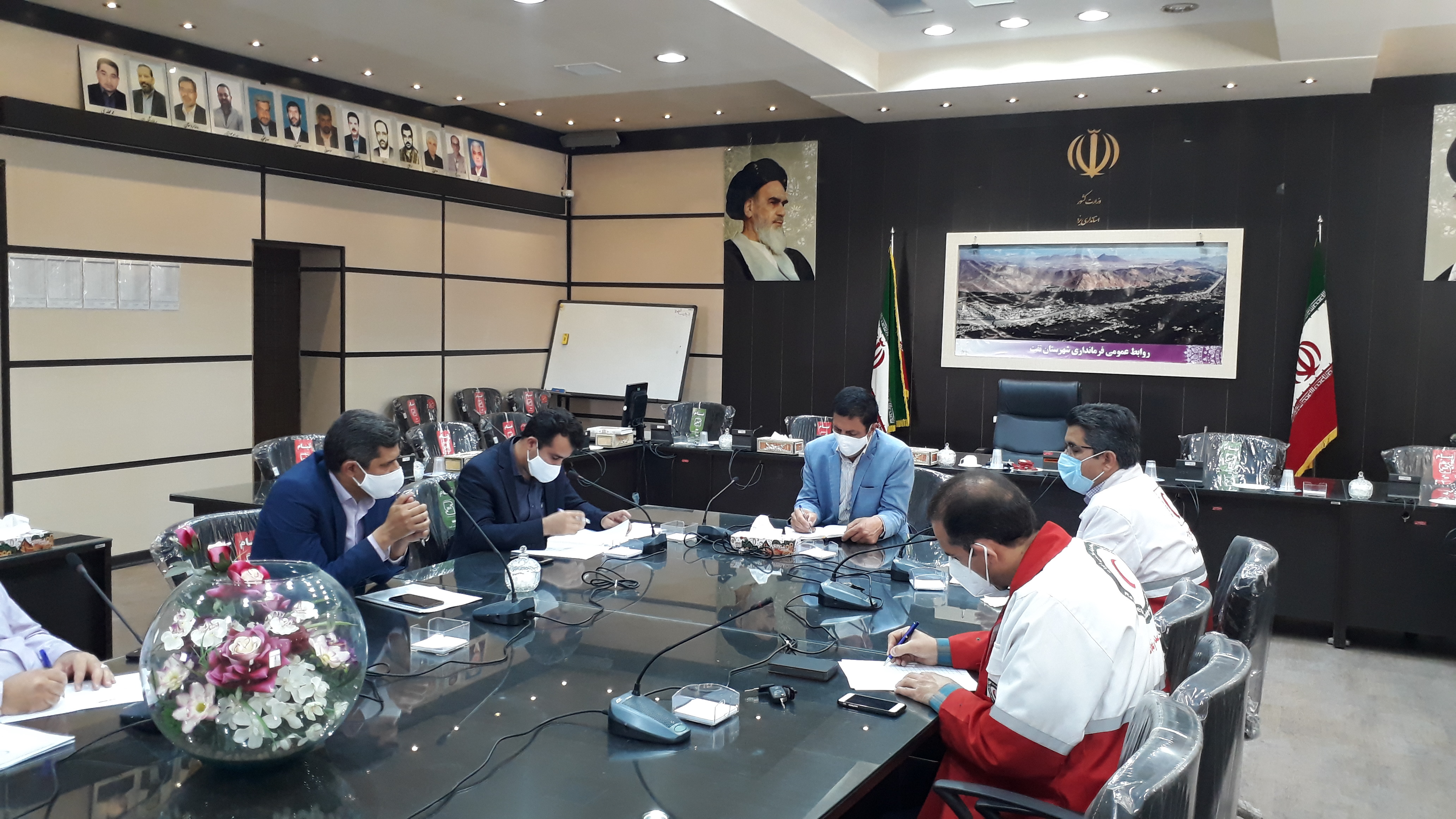 جلسه هماهنگی راه اندازی 10 خانه هلال در روستاهای شهرستان تفت 